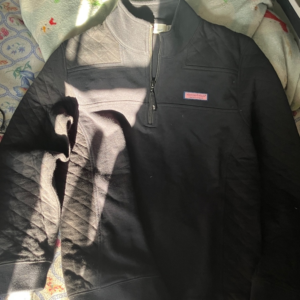 Vineyard Vines Woman’s Quarter Zip 
Pink Logo Patch
Size: M